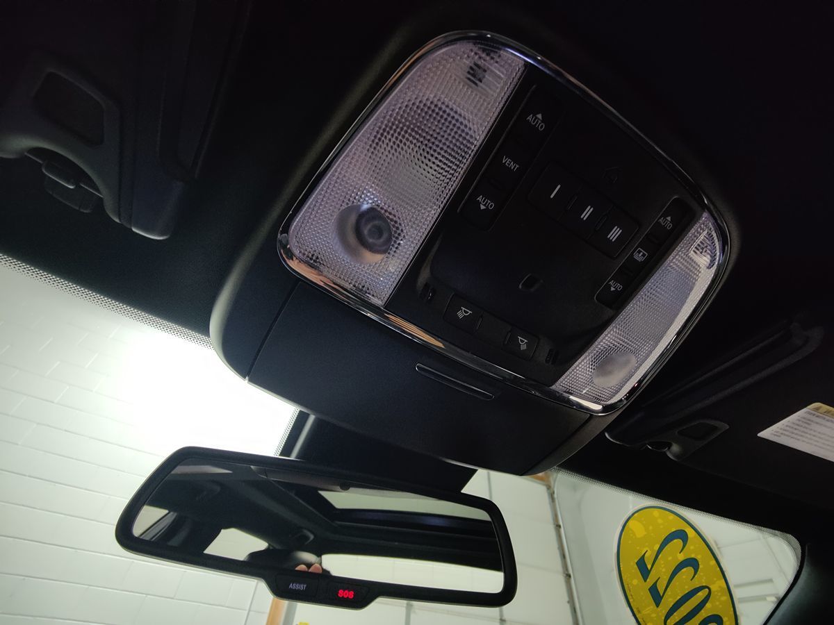 2022 Chrysler 300 photo 45