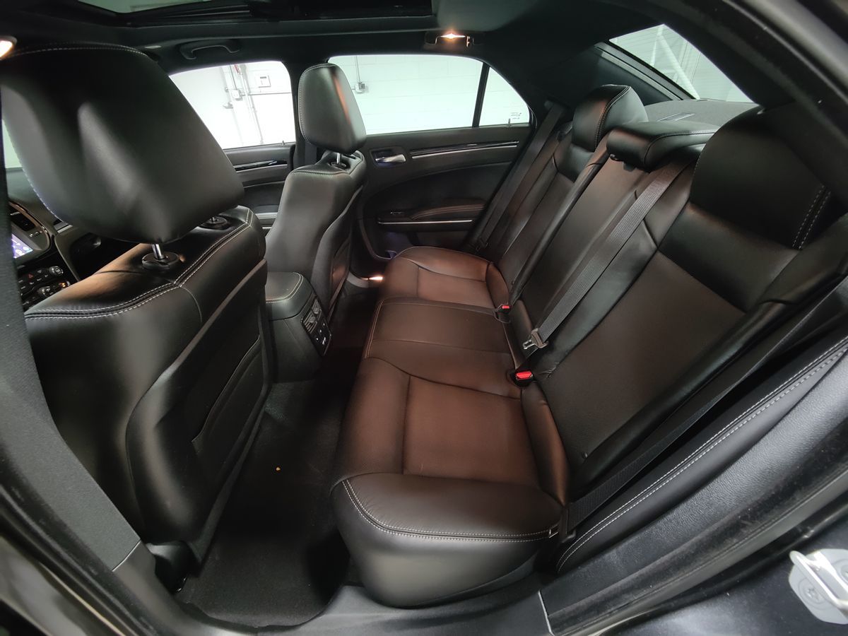 2022 Chrysler 300 photo 49