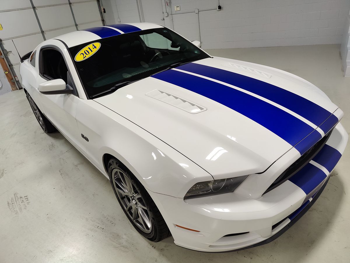 2014 Ford Mustang GT photo 2