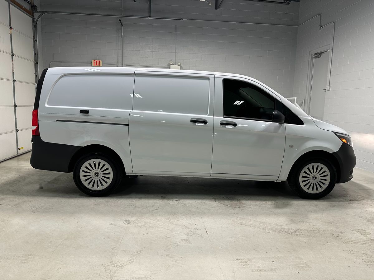 2022 Mercedes Benz Metris Cargo Van photo 2