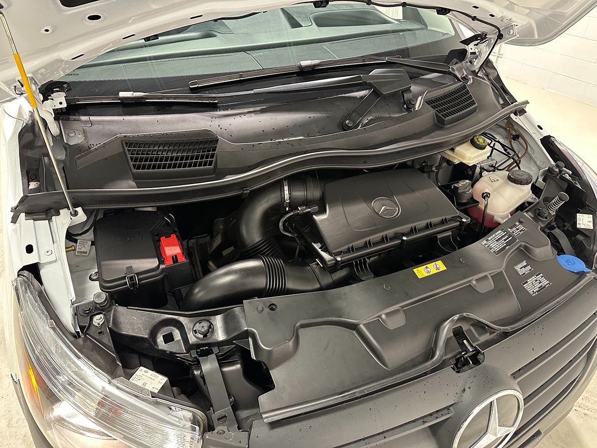 2022 Mercedes Benz Metris Cargo Van photo 3