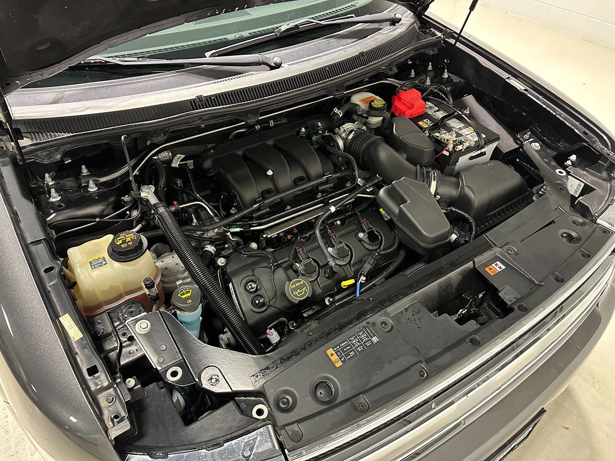 2015 Ford Flex SEL photo 2