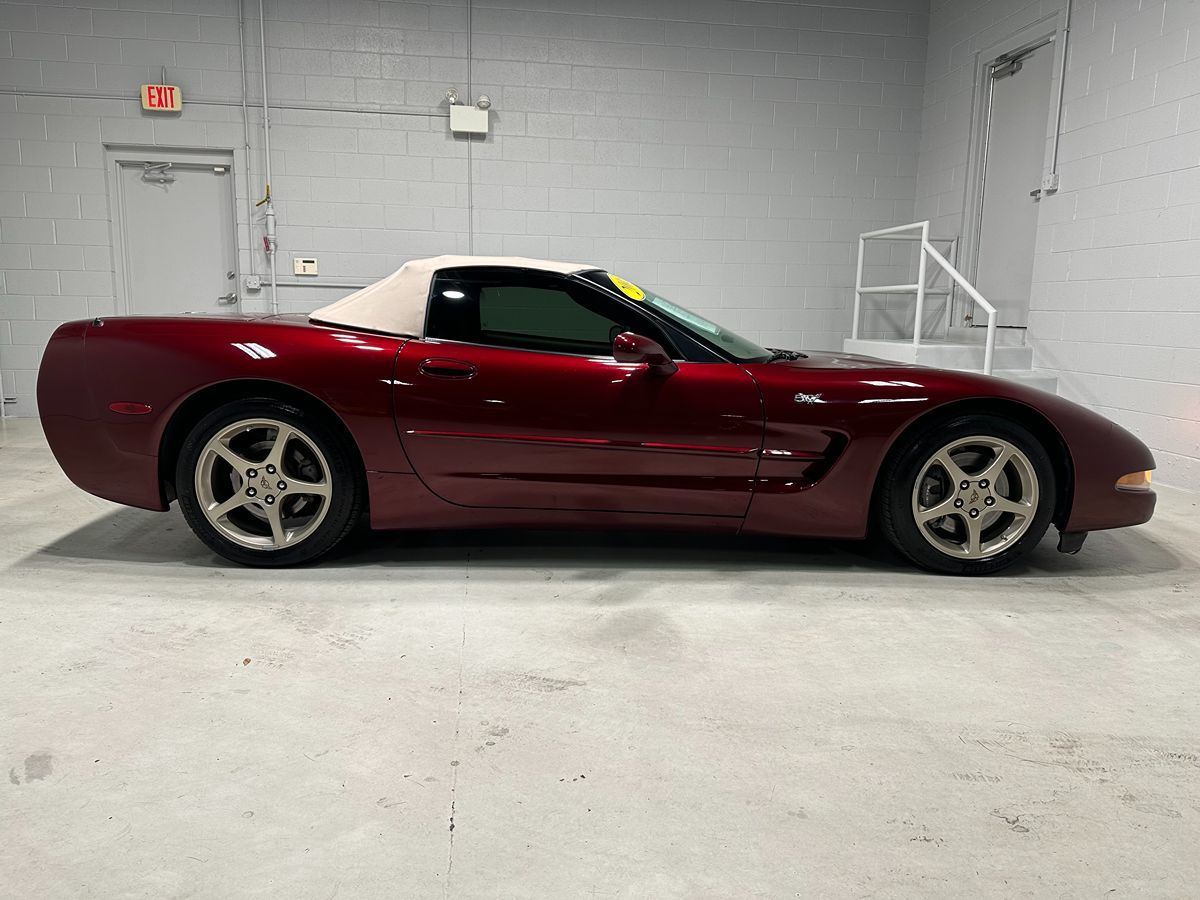 2003 Chevrolet Corvette Convertible photo 2
