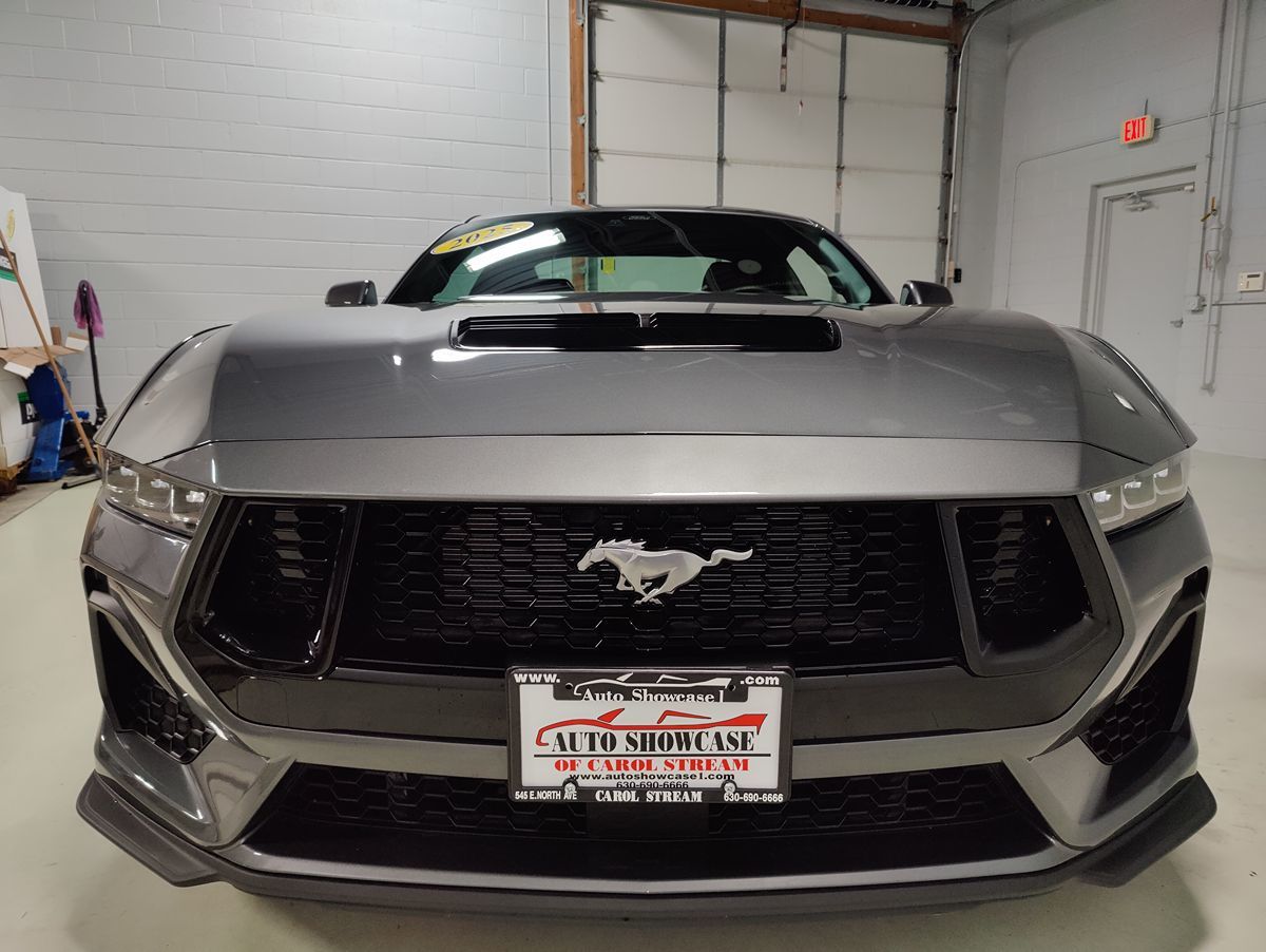 2025 Ford Mustang GT photo 3