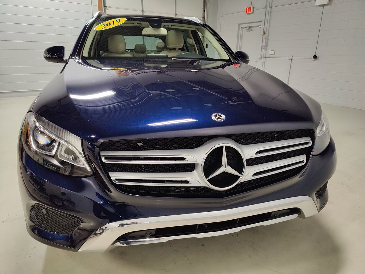 2019 Mercedes Benz GLC 300 4MATIC photo 3