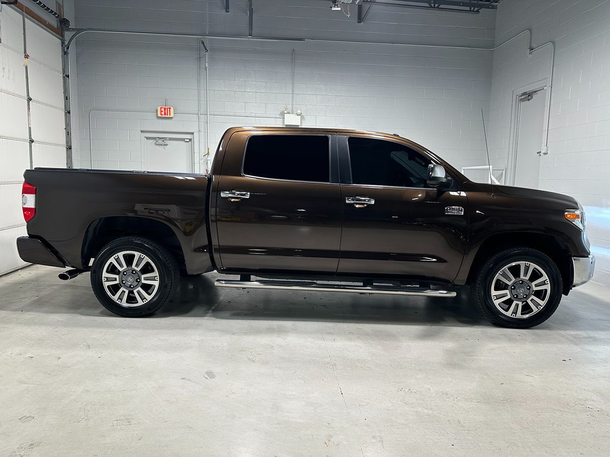 2019 Toyota Tundra Platinum Grade photo 2