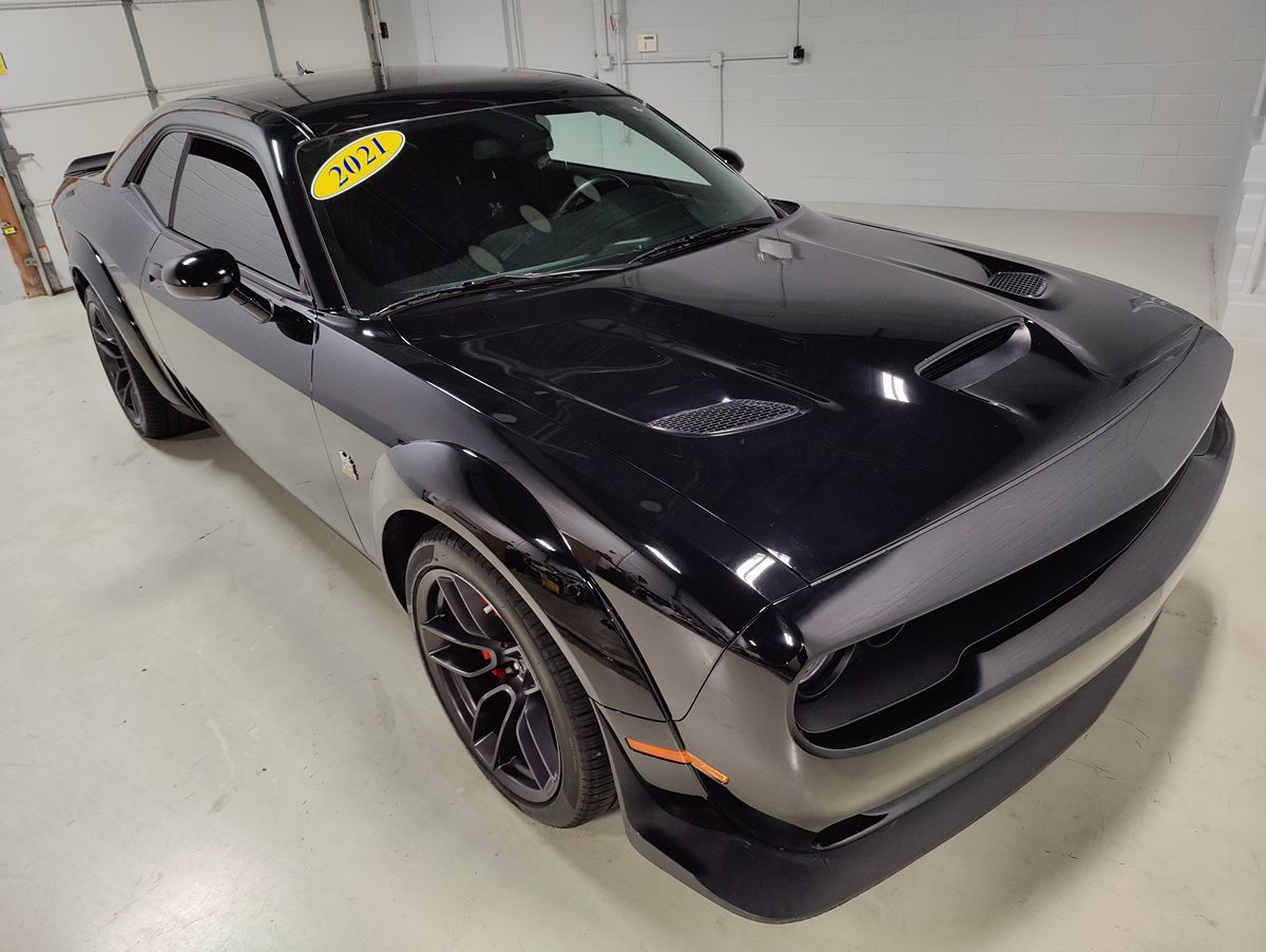 2021 Dodge Challenger R/T Scat Pack Widebody photo 3
