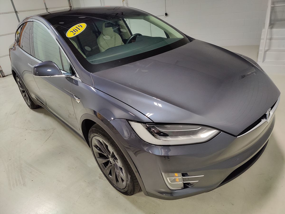 2019 Tesla Model X Long Range photo 2
