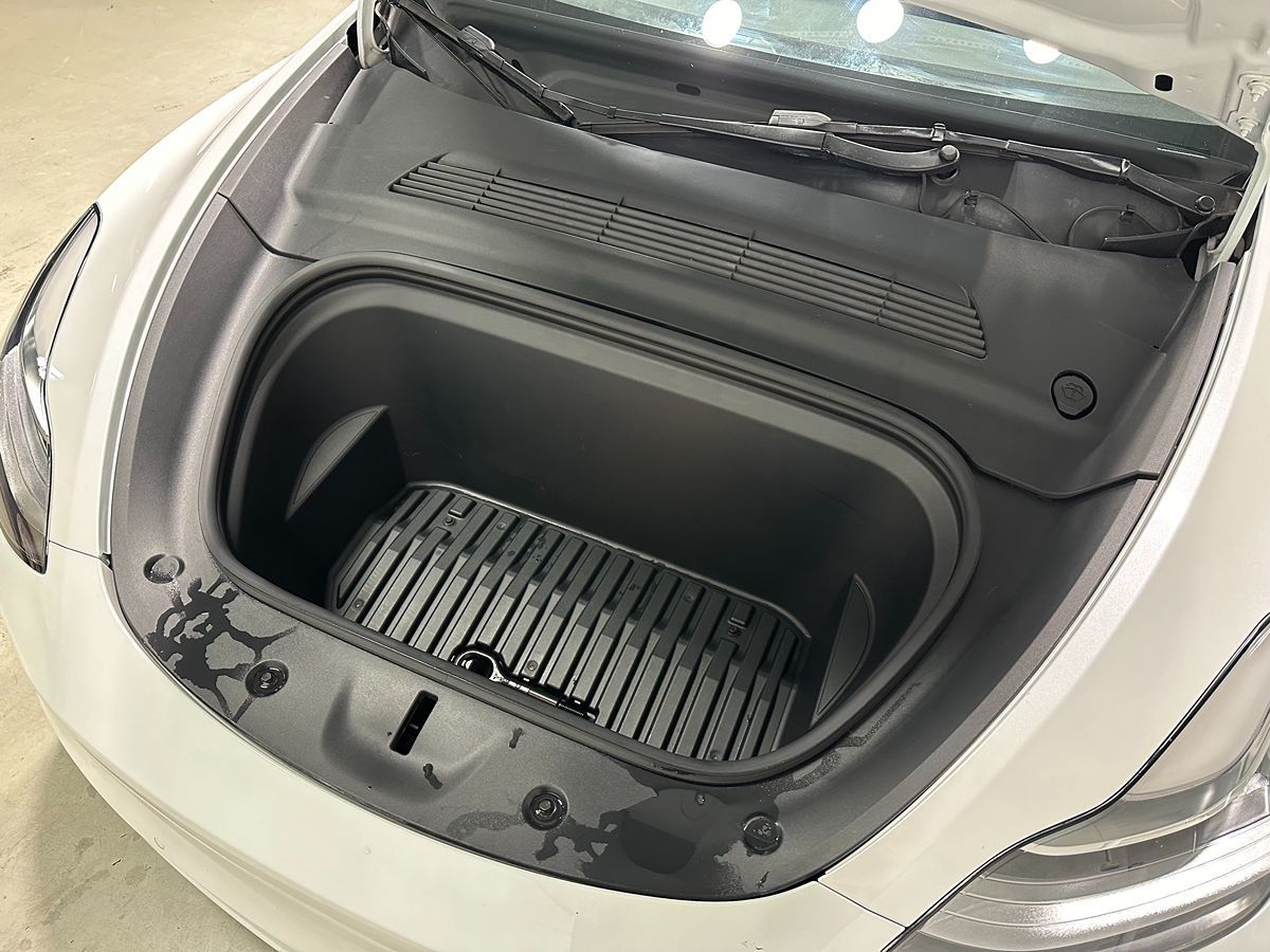 2021 Tesla Model Y Long Range photo 4