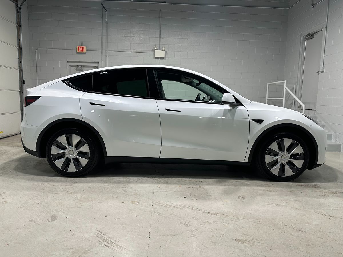 2021 Tesla Model Y Long Range photo 2