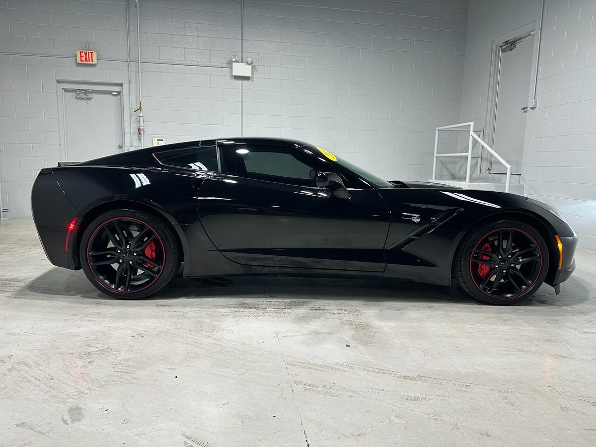 2019 Chevrolet Corvette Stingray 1LT photo 2