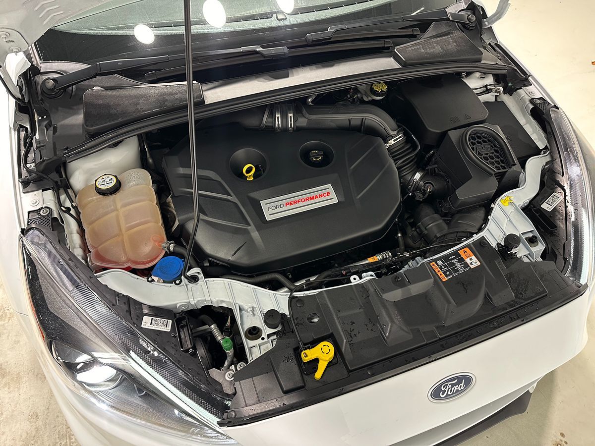 2017 Ford Focus RS photo 3