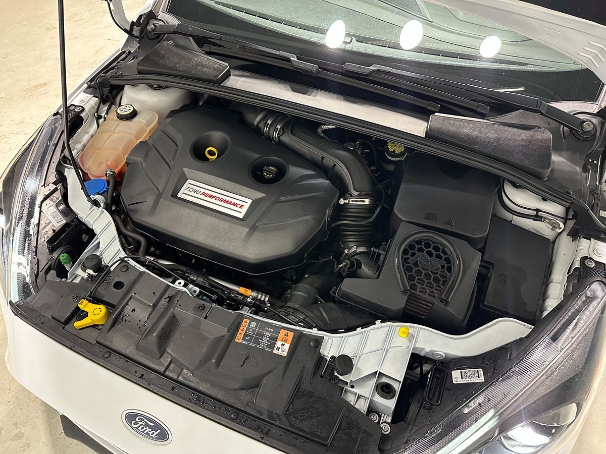 2017 Ford Focus RS photo 4