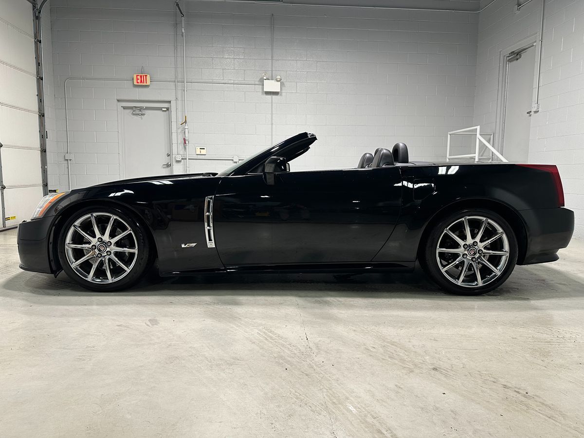 2009 Cadillac XLR V - Photo 20