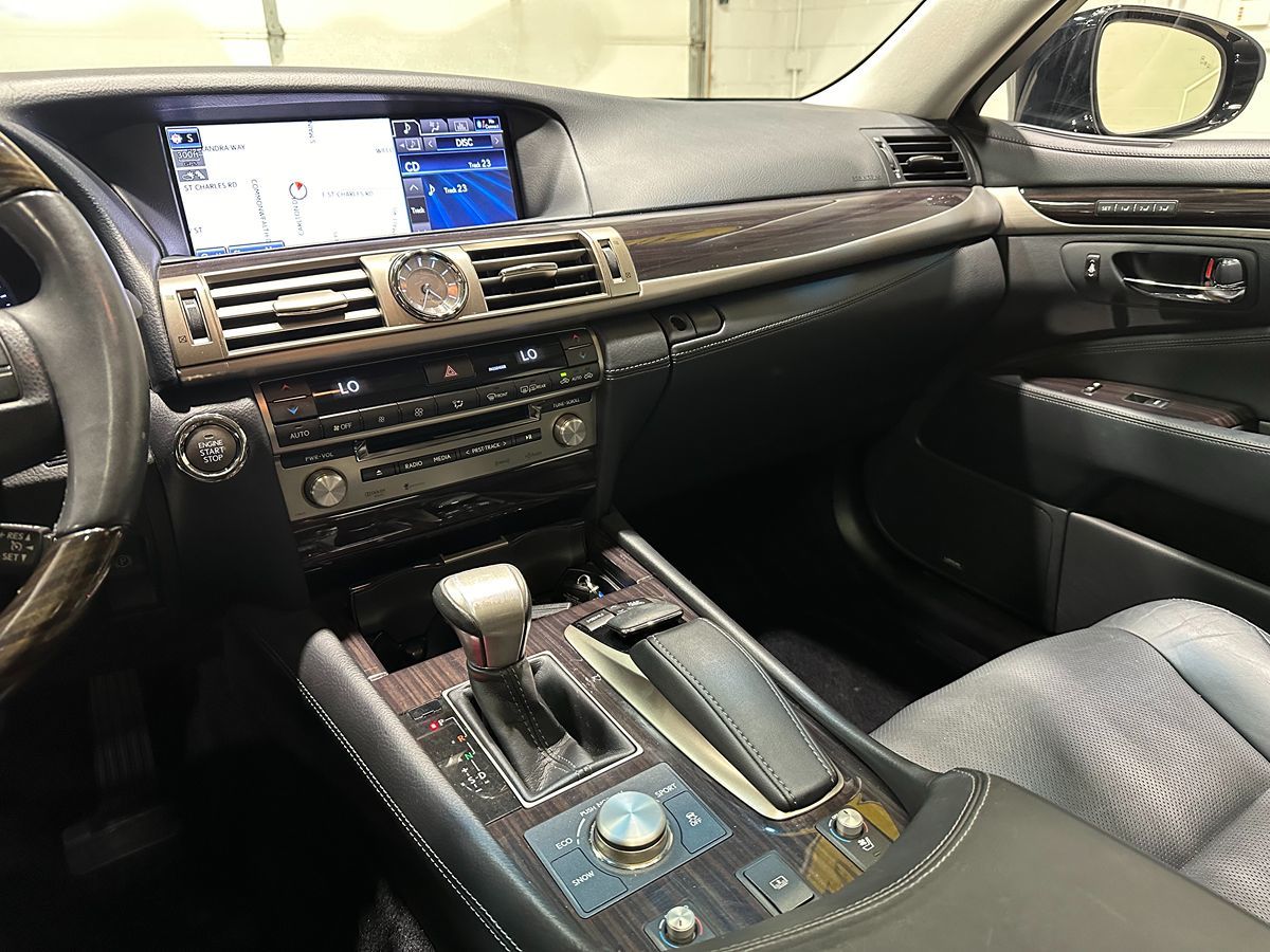 Photo 33 of this Lexus LS 460