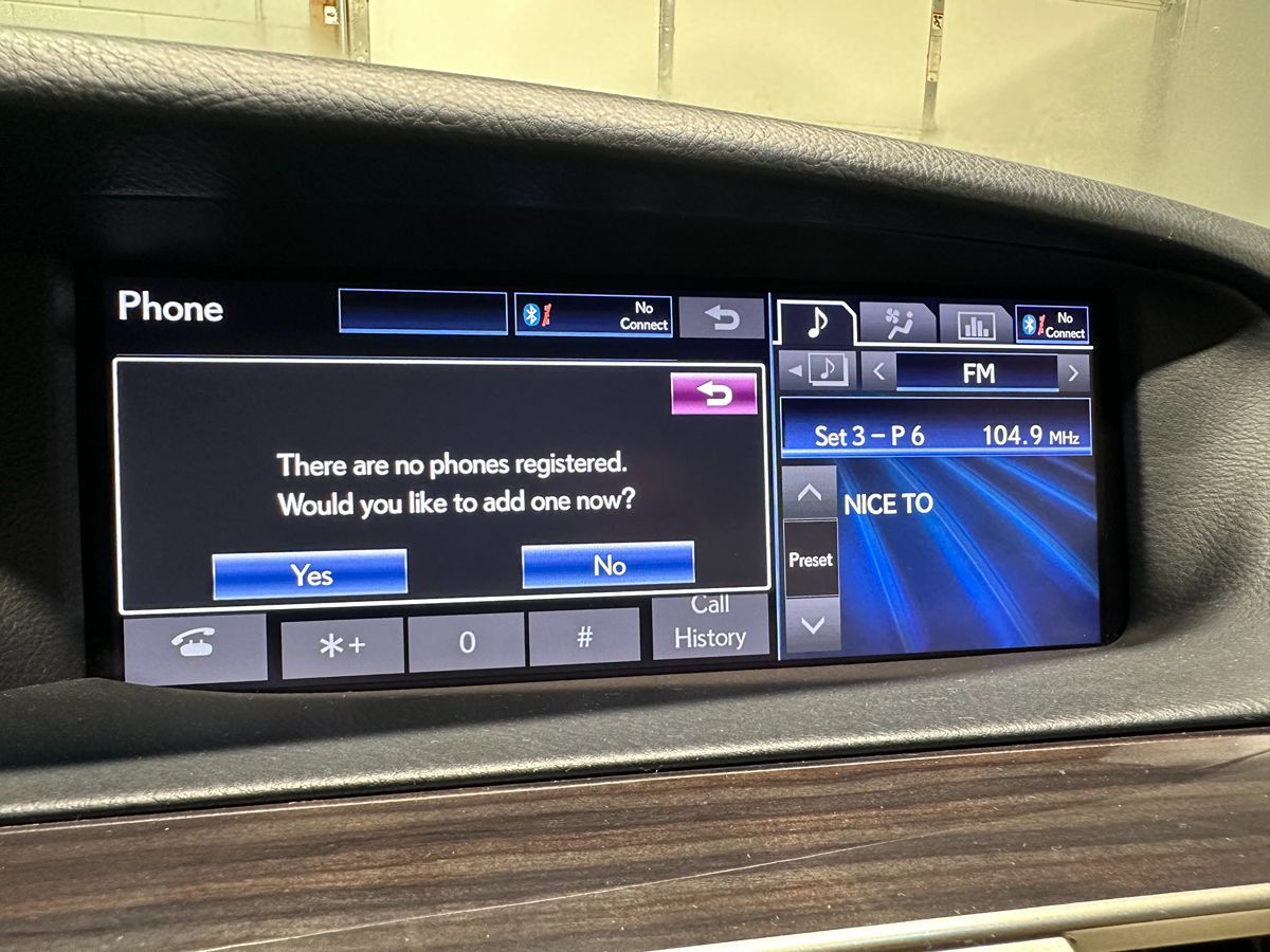 Photo 41 of this Lexus LS 460