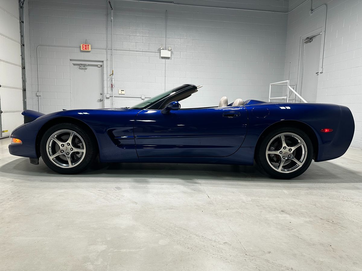 Photo 14 of this Chevrolet Corvette