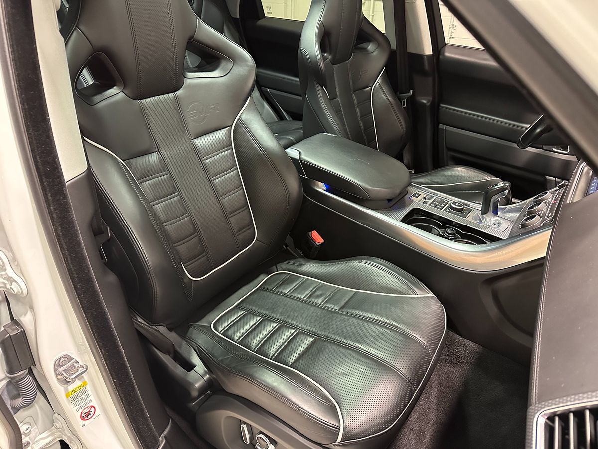 Photo 14 of this Land Rover Range Rover Sport