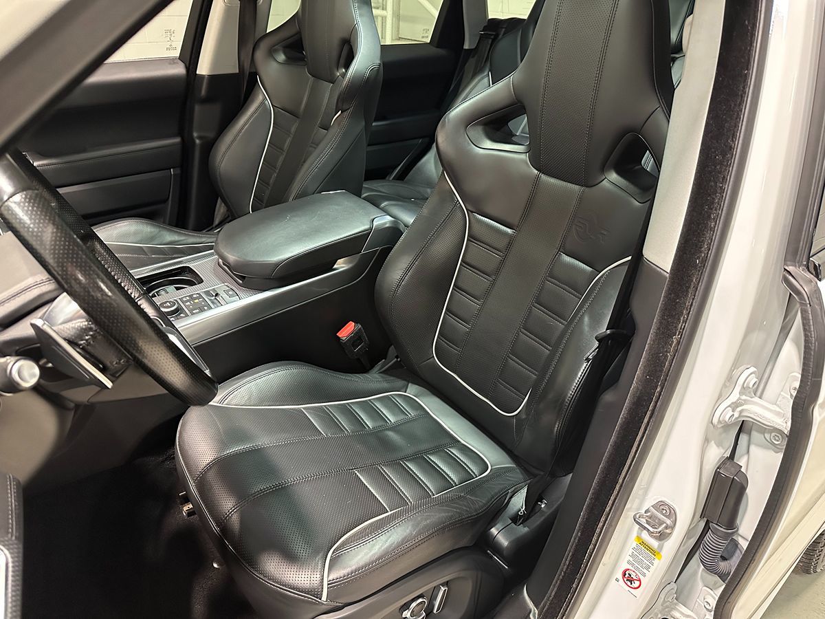 Photo 33 of this Land Rover Range Rover Sport