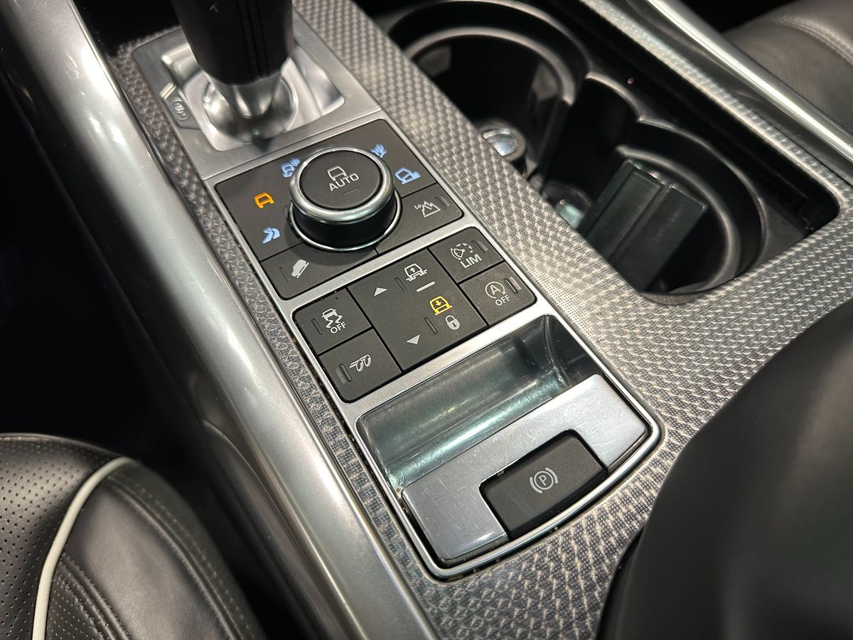 Photo 38 of this Land Rover Range Rover Sport