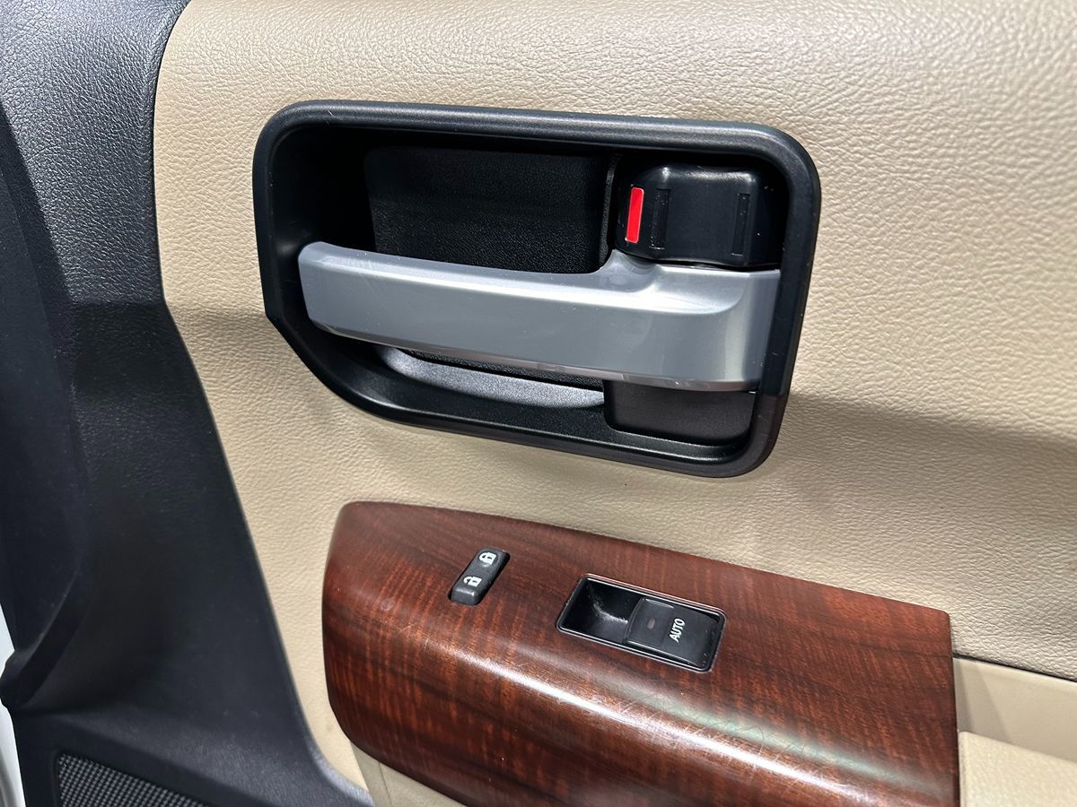 Photo 11 of this Toyota Sequoia