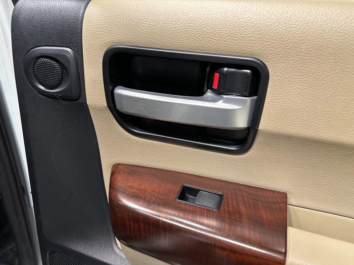 Photo 16 of this Toyota Sequoia