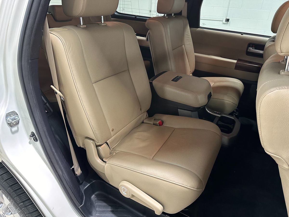 Photo 17 of this Toyota Sequoia