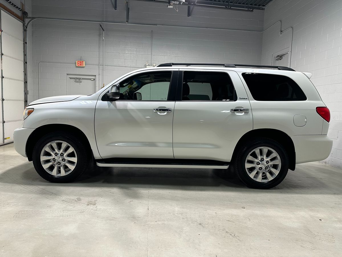 Photo 23 of this Toyota Sequoia