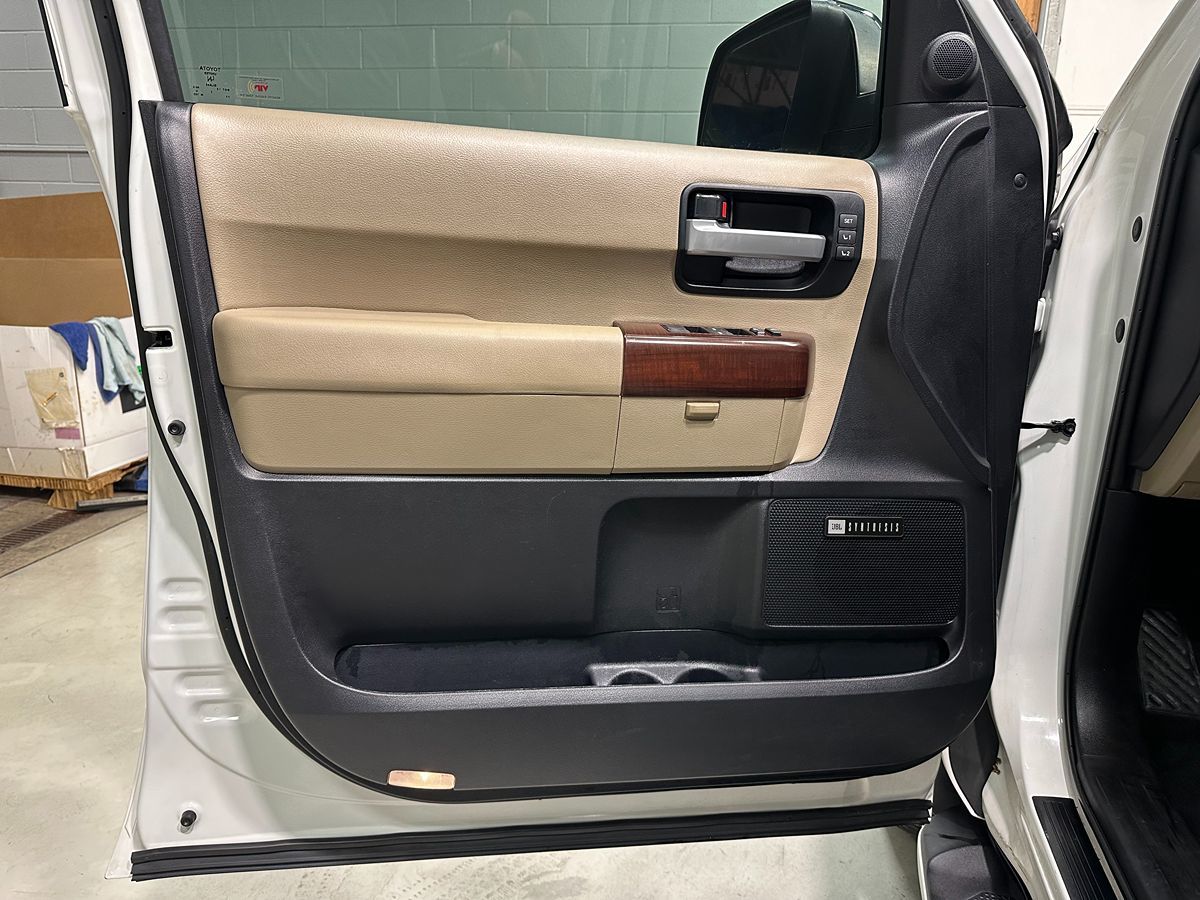Photo 29 of this Toyota Sequoia
