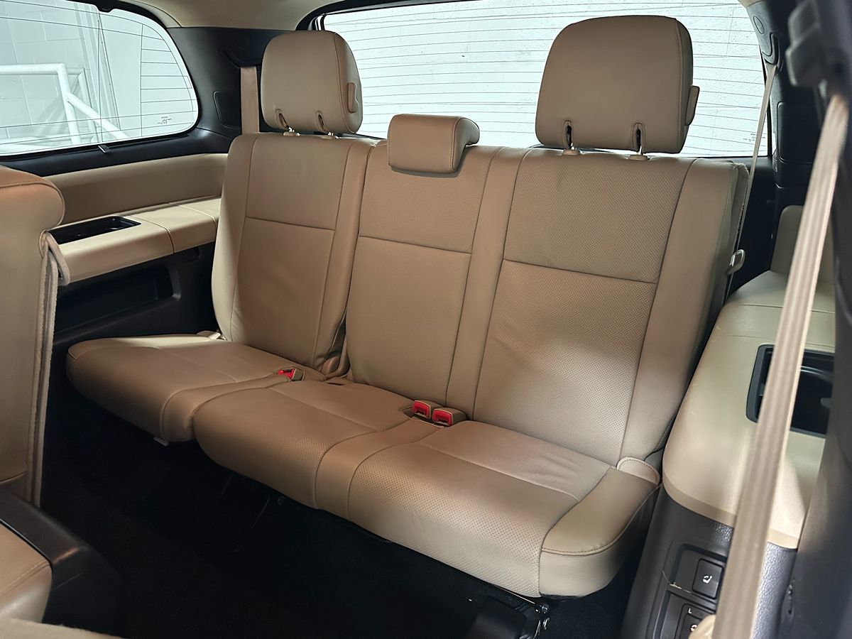 Photo 28 of this Toyota Sequoia