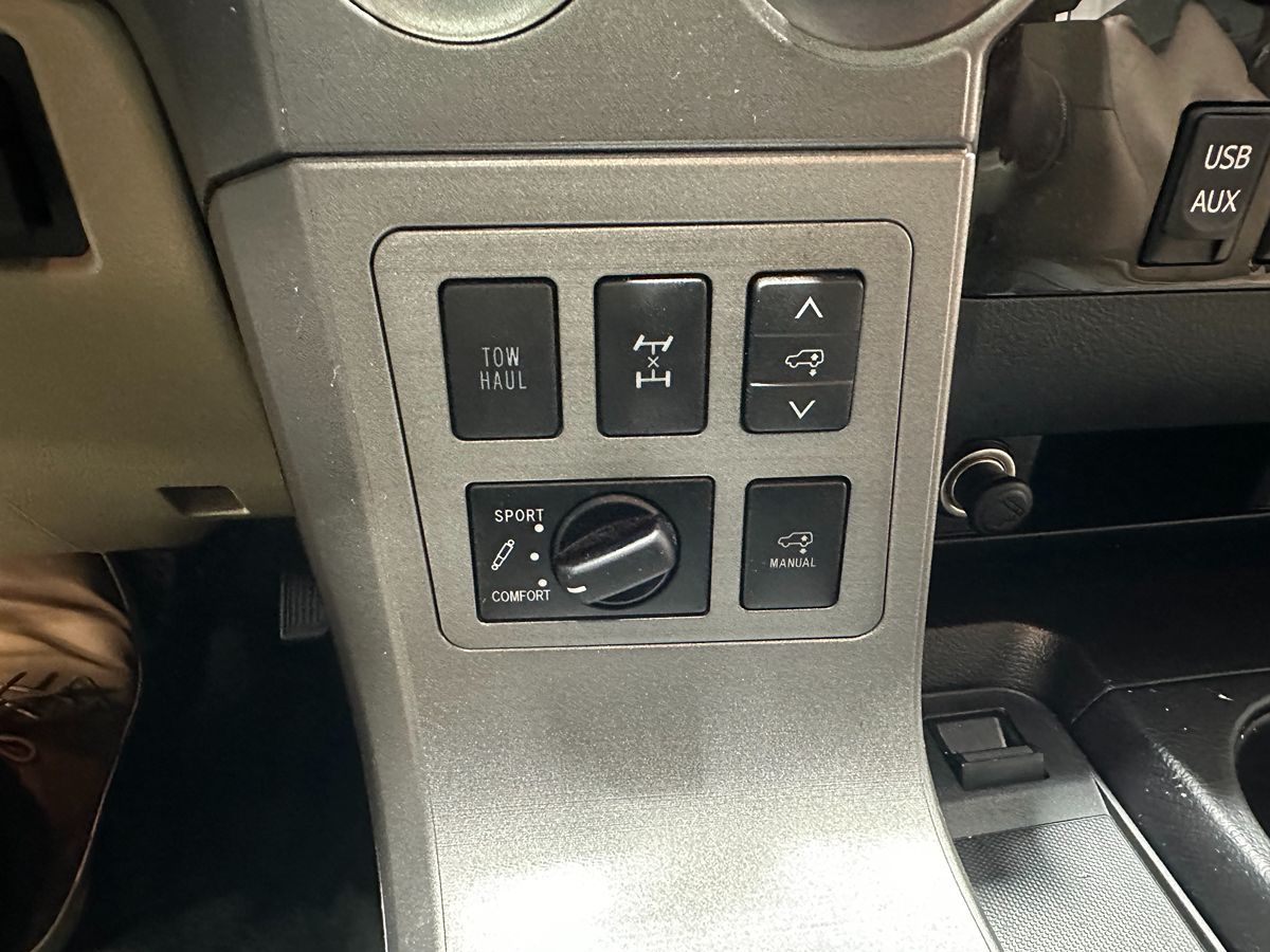 Photo 41 of this Toyota Sequoia