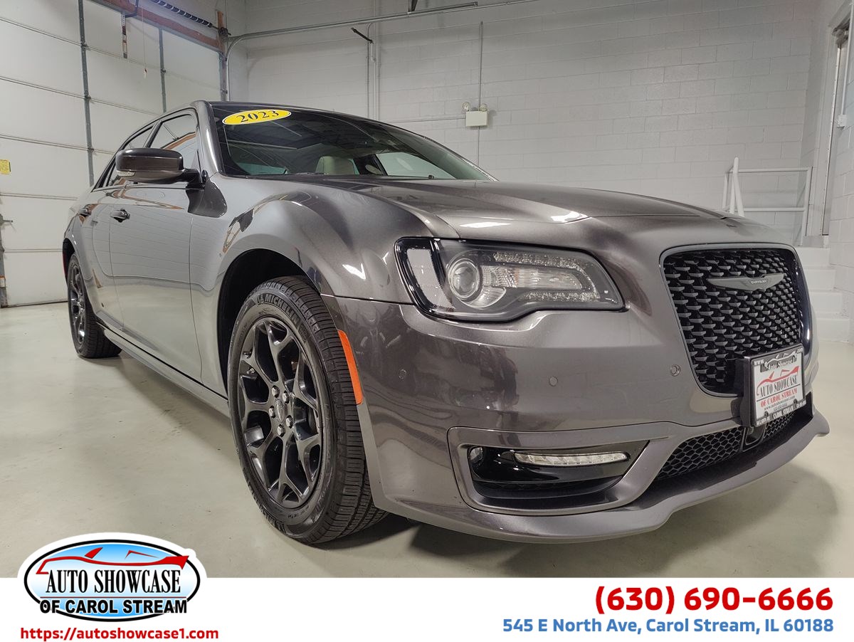 2023 Chrysler 300 Touring L