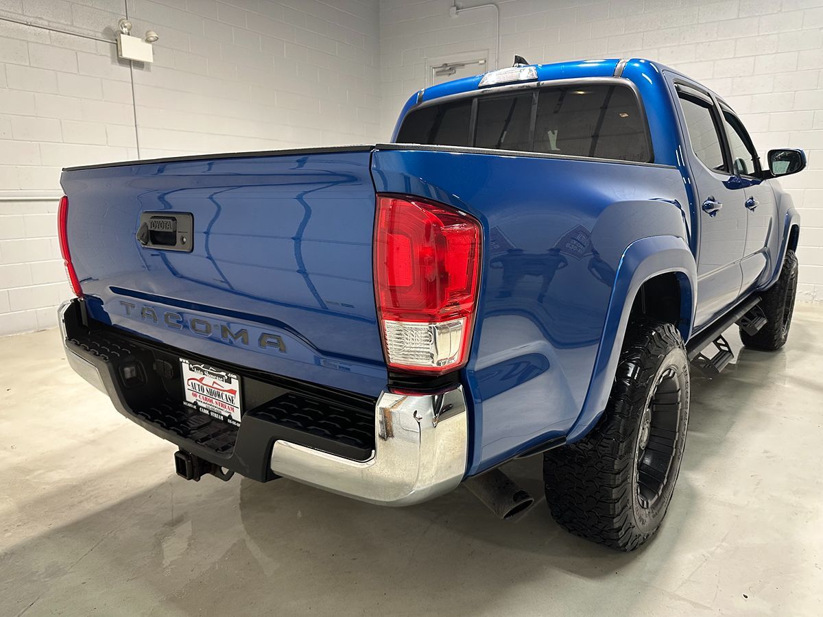 Photo 4 of this Toyota Tacoma