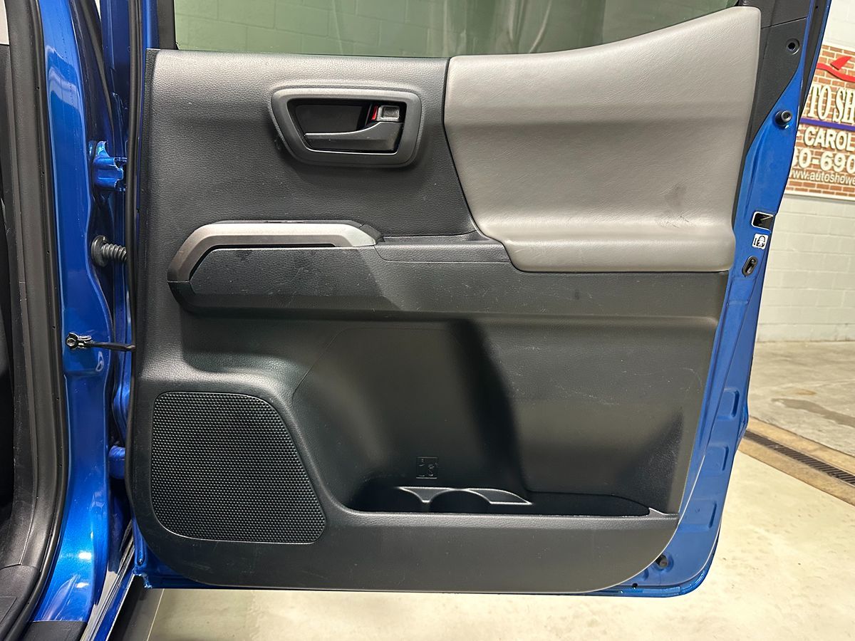 Photo 11 of this Toyota Tacoma