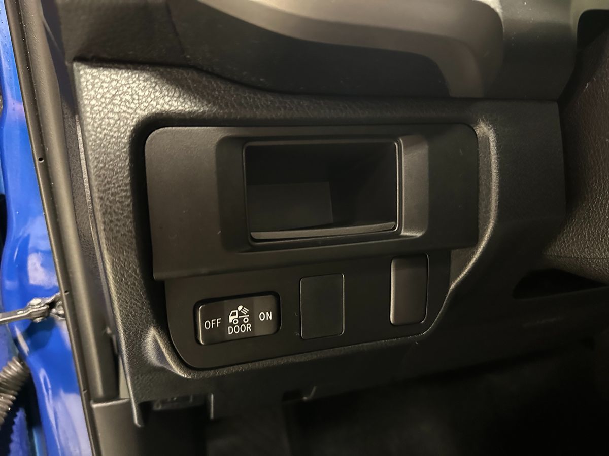 Photo 24 of this Toyota Tacoma