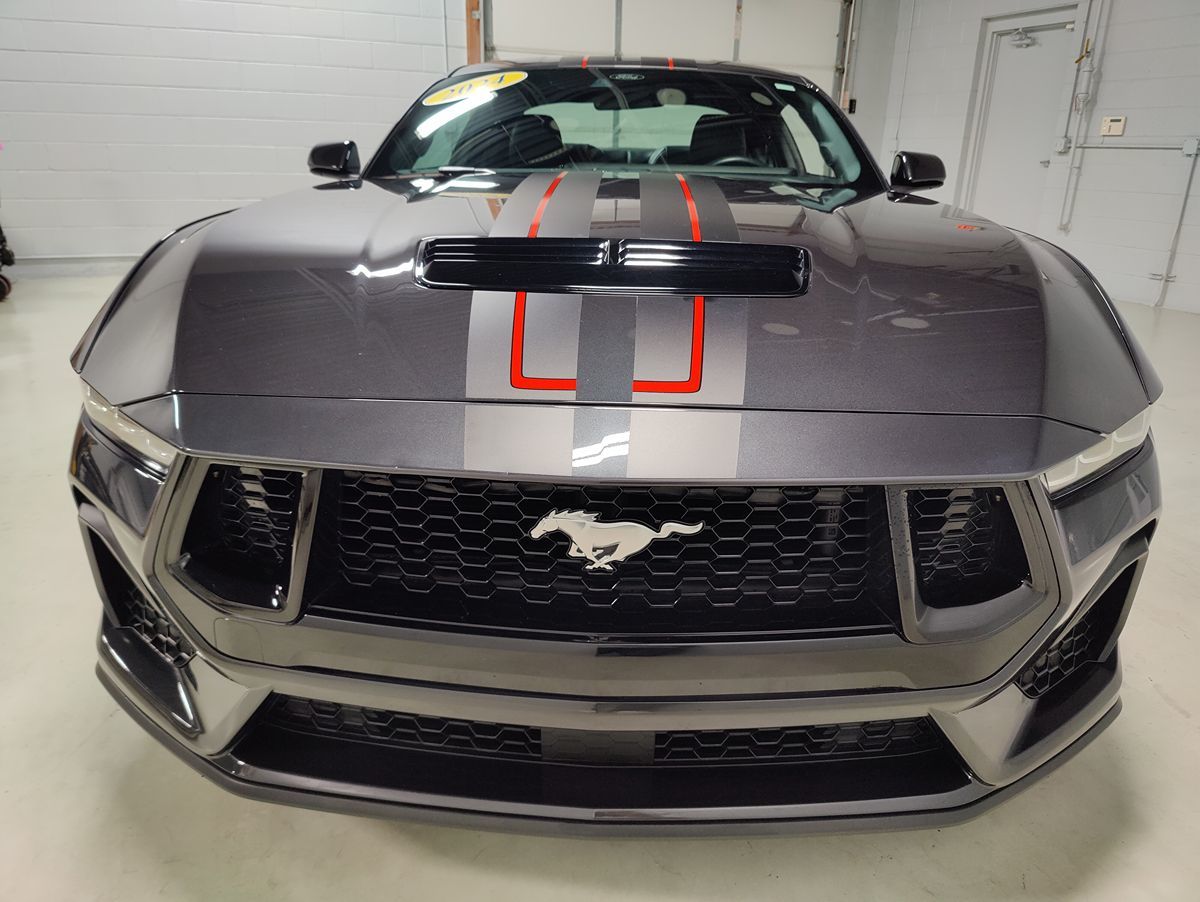 Photo 3 of this Ford Mustang