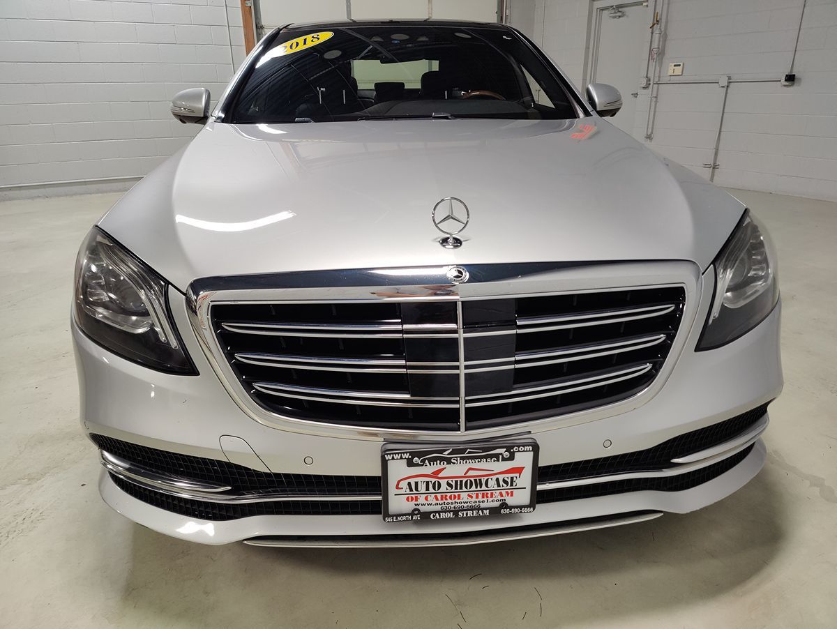 Photo 3 of this Mercedes-Benz S 560