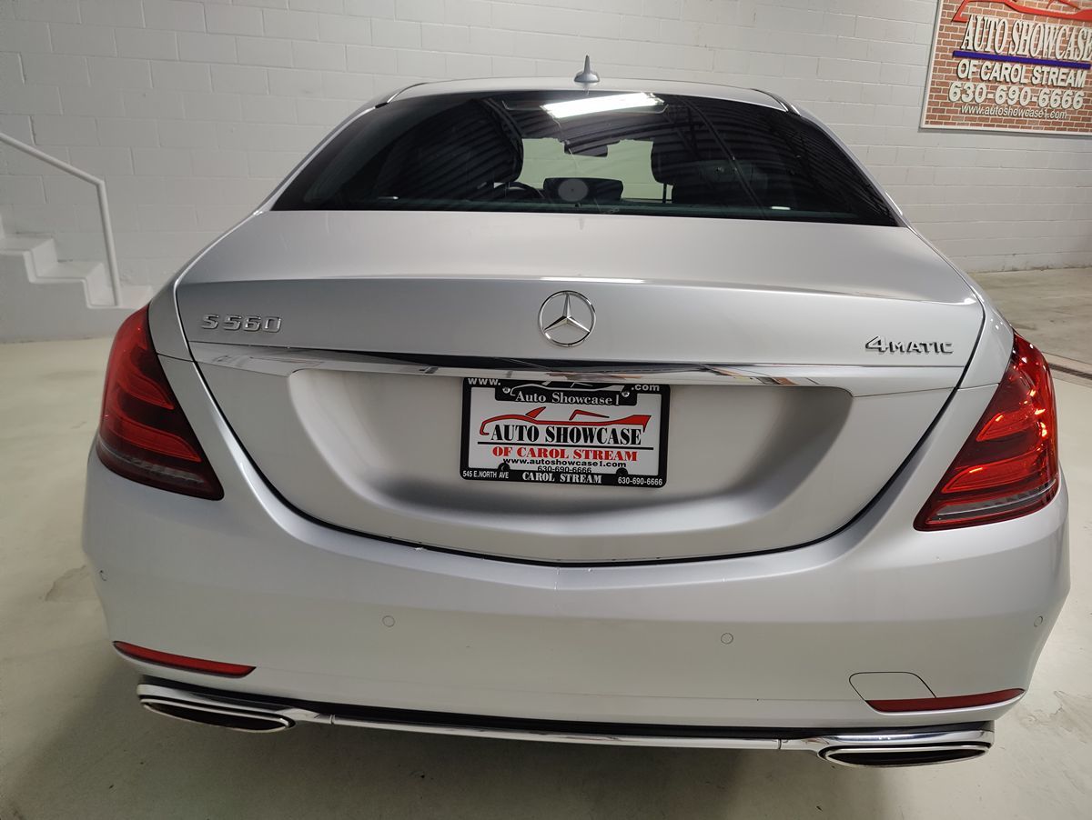 Photo 8 of this Mercedes-Benz S 560