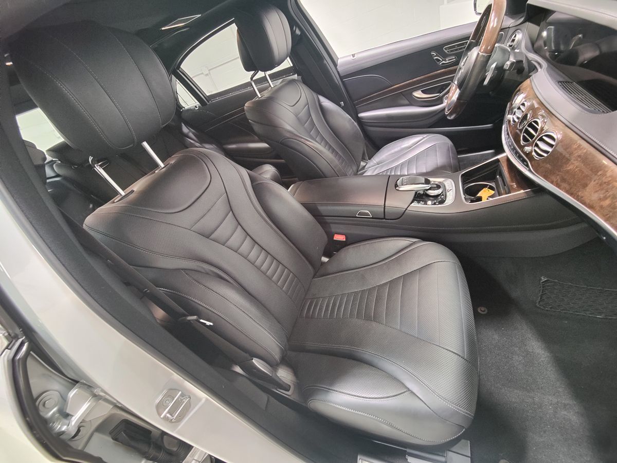 Photo 16 of this Mercedes-Benz S 560