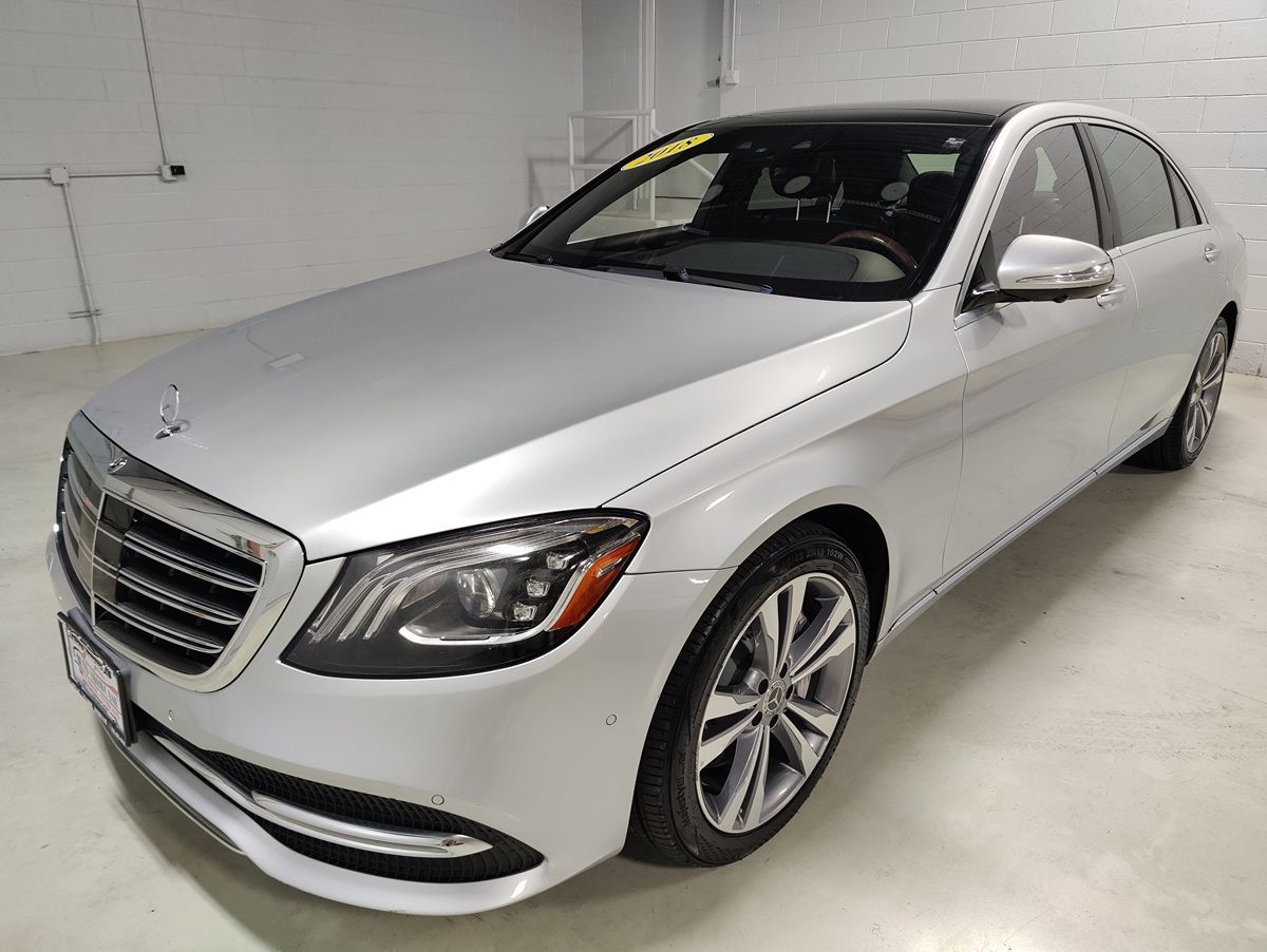 Photo 23 of this Mercedes-Benz S 560