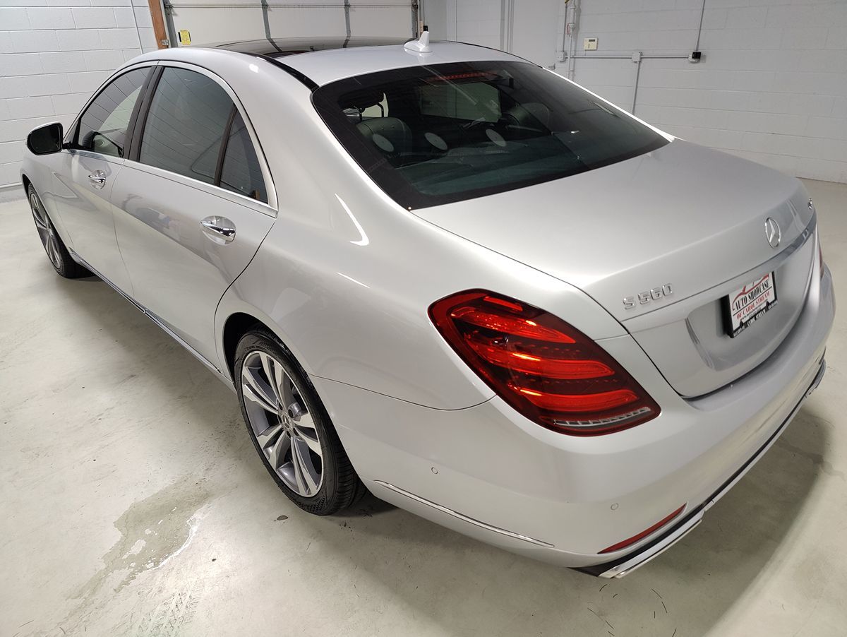 Photo 25 of this Mercedes-Benz S 560
