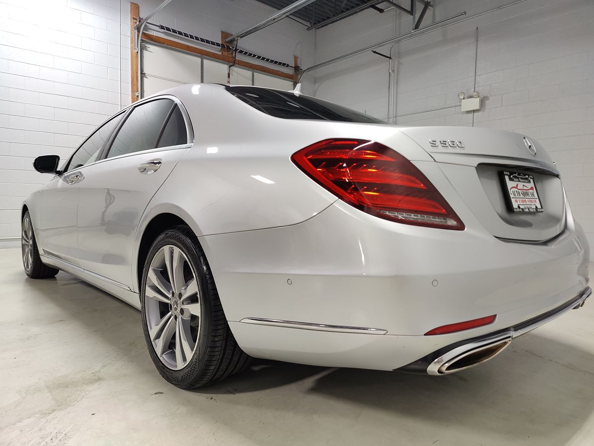 Photo 26 of this Mercedes-Benz S 560