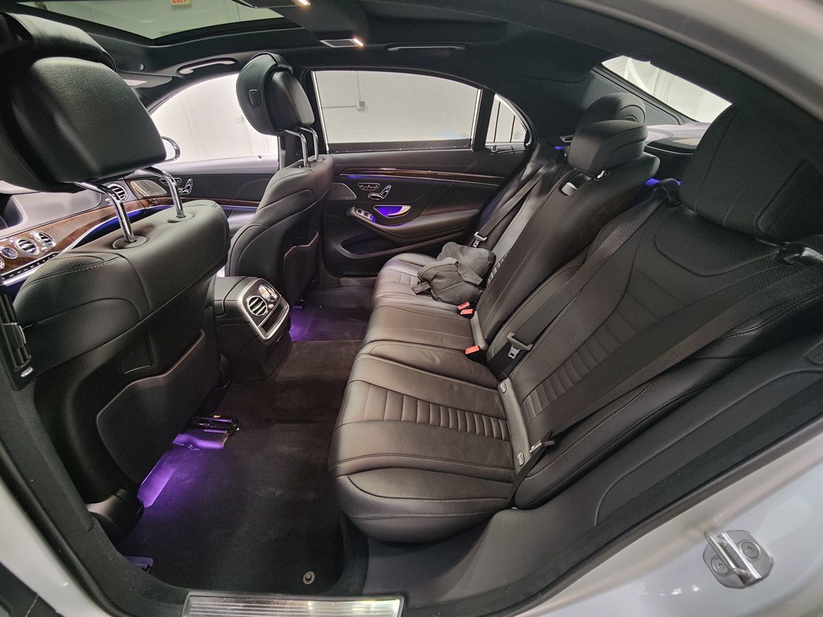 Photo 49 of this Mercedes-Benz S 560