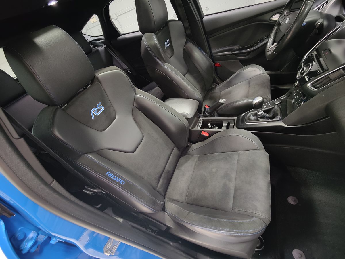 Photo 11 of this Ford Focus