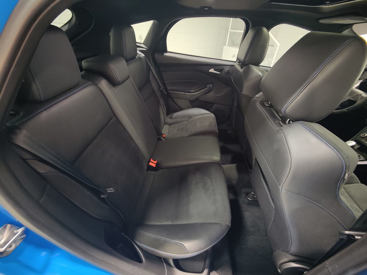 Photo 14 of this Ford Focus