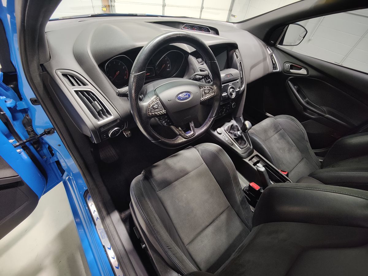 Photo 23 of this Ford Focus