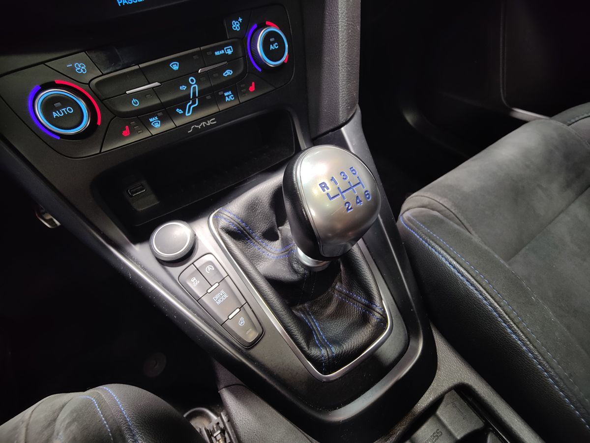 Photo 28 of this Ford Focus