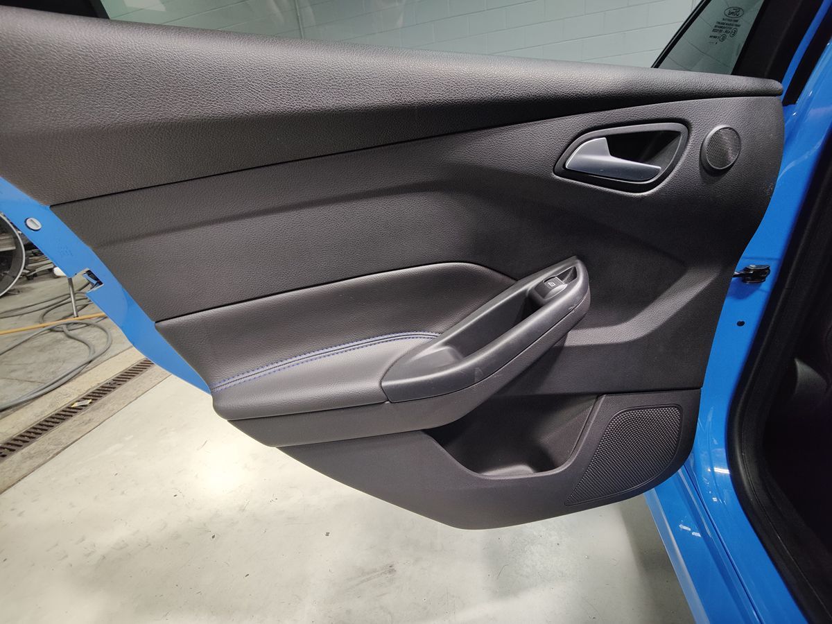 Photo 41 of this Ford Focus