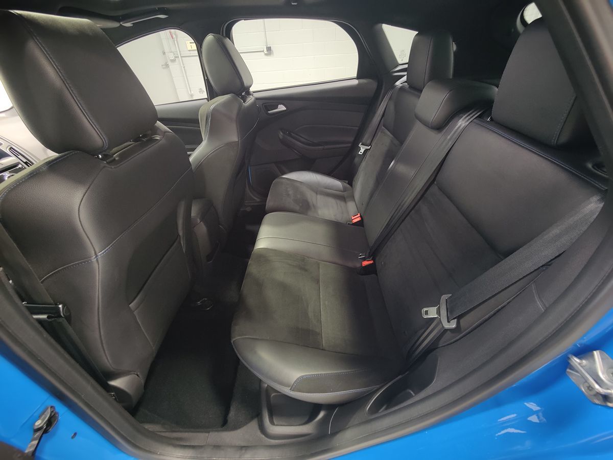 Photo 42 of this Ford Focus