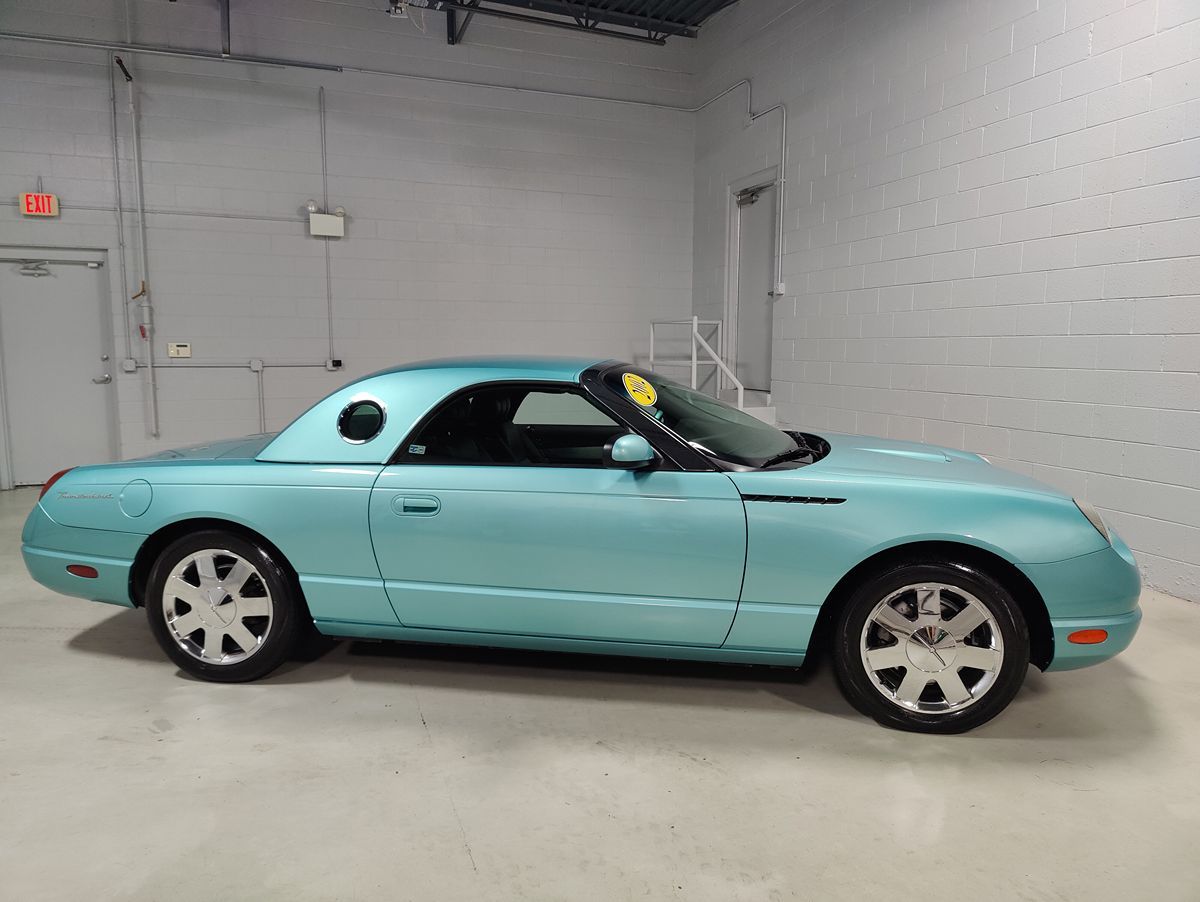 Photo 6 of this Ford Thunderbird
